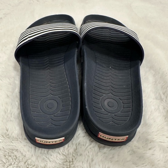 Men’s Hunter brand slides blue and white stripes size 8 - Picture 3 of 6